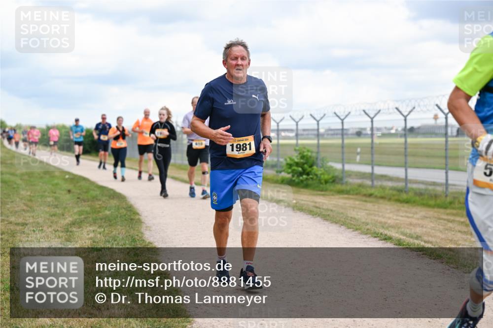 14.09.2025 - Airport Race Dr. Thomas Lammeyer http://msf.ph/oto/8881455 14.09.2025 12:33:06 Laufen 610, 1981, 5 meine-sportfotos.de