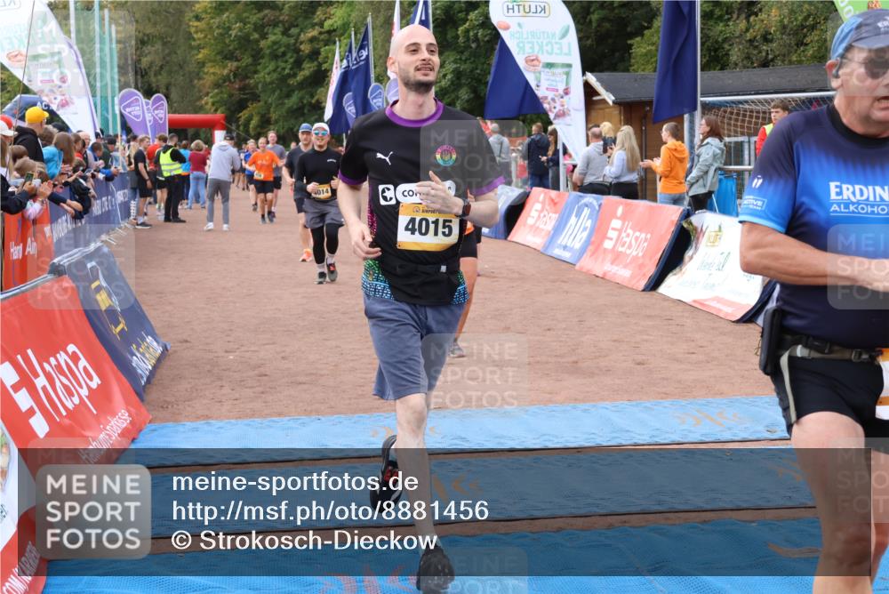 14.09.2025 - Airport Race Strokosch-Dieckow http://msf.ph/oto/8881456 14.09.2025 12:42:16 Ziel 181, 597, 598, 618, 958, 999, 1040, 1946, 2033, 4014, 4015 meine-sportfotos.de