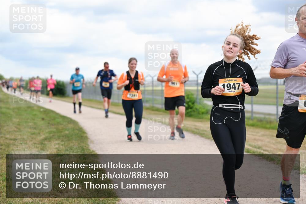 14.09.2025 - Airport Race Dr. Thomas Lammeyer http://msf.ph/oto/8881490 14.09.2025 12:33:11 Laufen 1621, 1947 meine-sportfotos.de