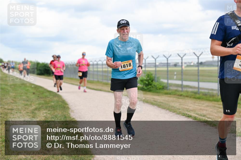 14.09.2025 - Airport Race Dr. Thomas Lammeyer http://msf.ph/oto/8881545 14.09.2025 12:33:17 Laufen 1818 meine-sportfotos.de