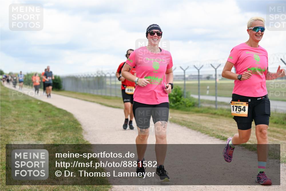 14.09.2025 - Airport Race Dr. Thomas Lammeyer http://msf.ph/oto/8881582 14.09.2025 12:33:21 Laufen 490, 1754 meine-sportfotos.de