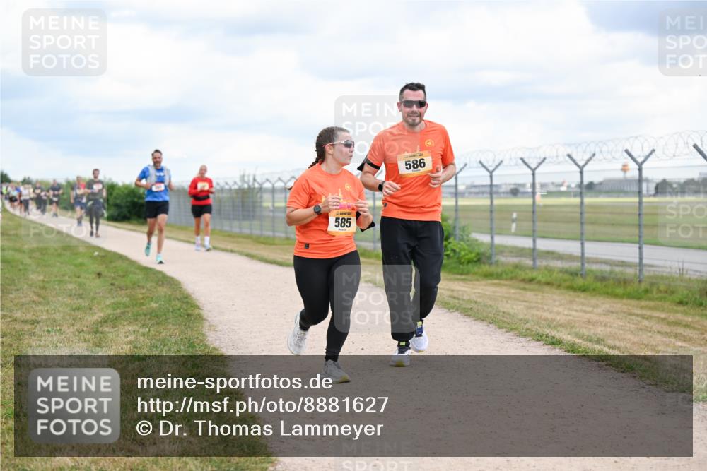 14.09.2025 - Airport Race Dr. Thomas Lammeyer http://msf.ph/oto/8881627 14.09.2025 12:33:33 Laufen 585, 586 meine-sportfotos.de