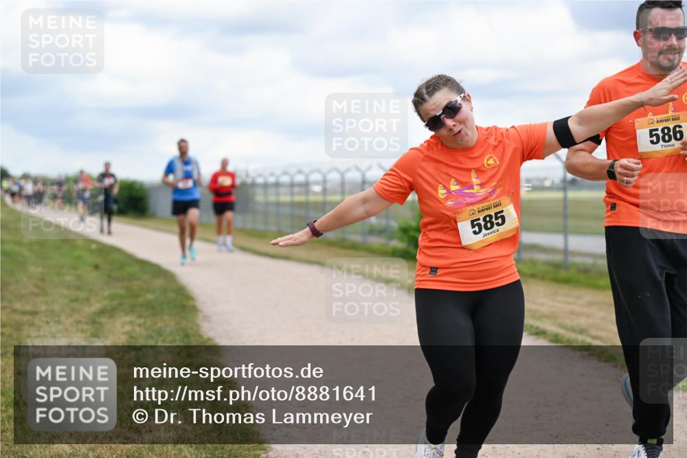 14.09.2025 - Airport Race Dr. Thomas Lammeyer http://msf.ph/oto/8881641 14.09.2025 12:33:35 Laufen 585, 586 meine-sportfotos.de