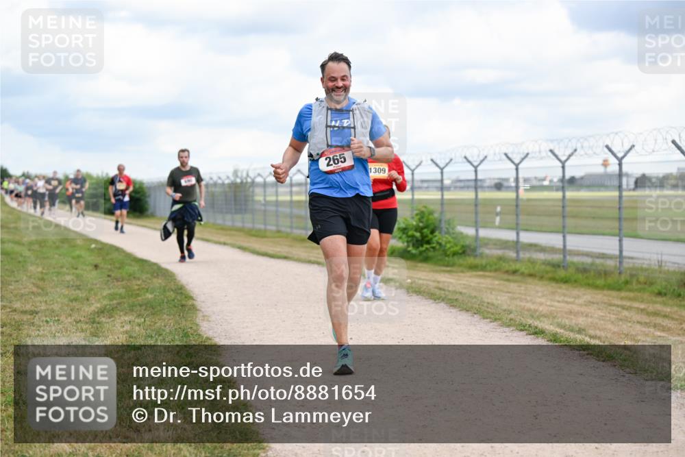 14.09.2025 - Airport Race Dr. Thomas Lammeyer http://msf.ph/oto/8881654 14.09.2025 12:33:40 Laufen 265, 1309 meine-sportfotos.de