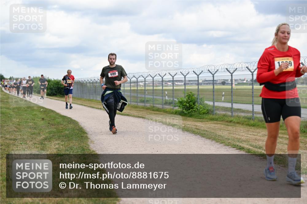 14.09.2025 - Airport Race Dr. Thomas Lammeyer http://msf.ph/oto/8881675 14.09.2025 12:33:42 Laufen 4214, 690, 1669 meine-sportfotos.de
