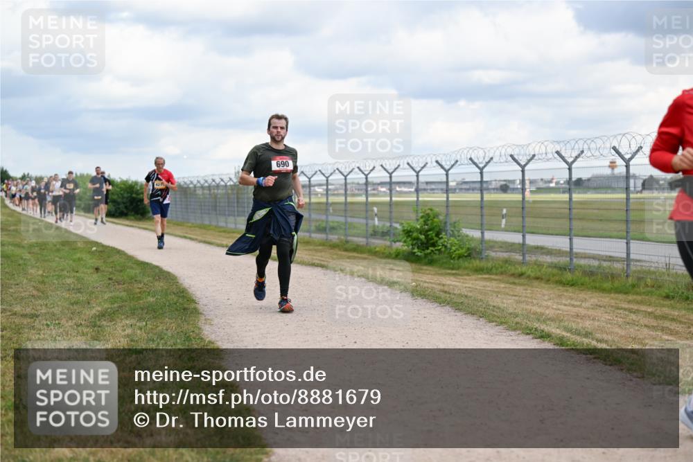 14.09.2025 - Airport Race Dr. Thomas Lammeyer http://msf.ph/oto/8881679 14.09.2025 12:33:43 Laufen 421, 690 meine-sportfotos.de