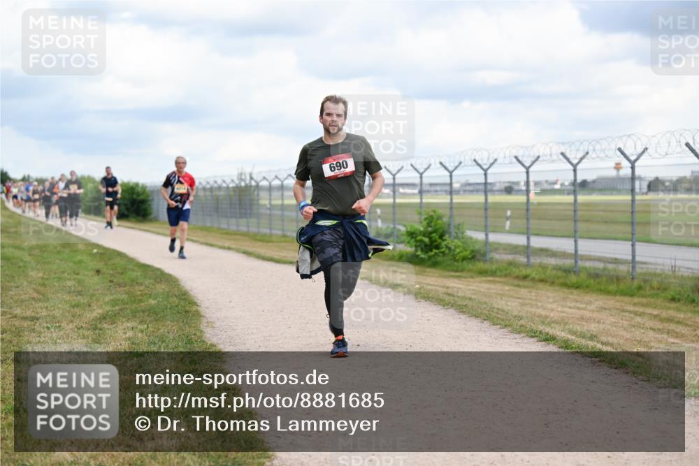 14.09.2025 - Airport Race Dr. Thomas Lammeyer http://msf.ph/oto/8881685 14.09.2025 12:33:44 Laufen 690 meine-sportfotos.de