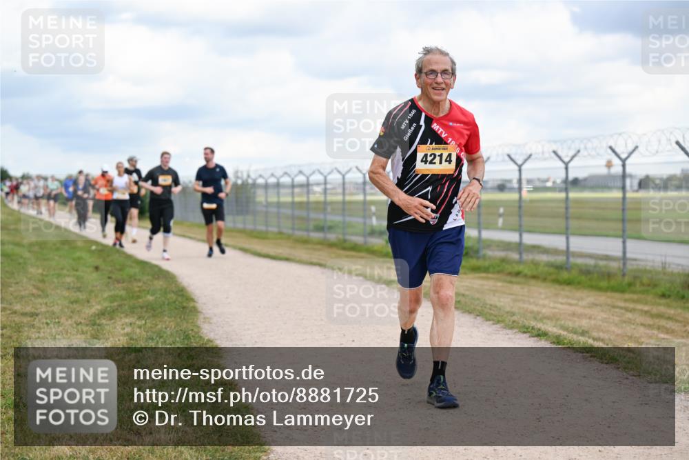 14.09.2025 - Airport Race Dr. Thomas Lammeyer http://msf.ph/oto/8881725 14.09.2025 12:33:51 Laufen 1846, 18, 4214 meine-sportfotos.de
