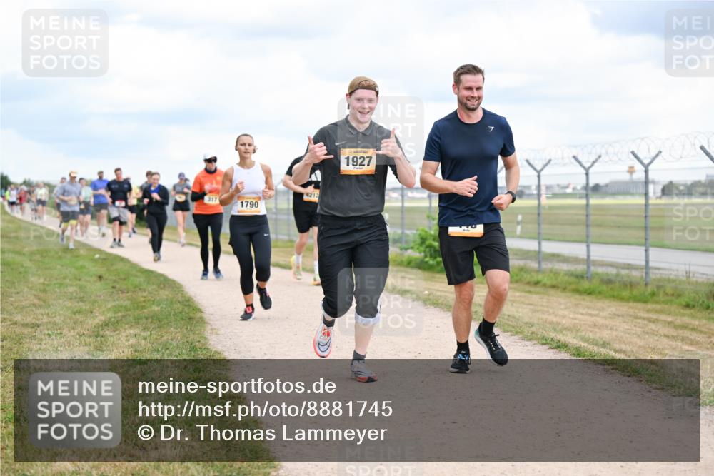 14.09.2025 - Airport Race Dr. Thomas Lammeyer http://msf.ph/oto/8881745 14.09.2025 12:33:56 Laufen 317, 1790, 4212, 1927 meine-sportfotos.de