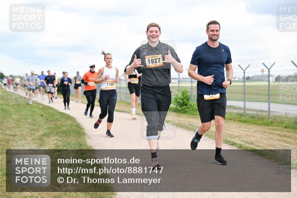 14.09.2025 - Airport Race Dr. Thomas Lammeyer http://msf.ph/oto/8881747 14.09.2025 12:33:56 Laufen 1790, 4212, 1927 meine-sportfotos.de