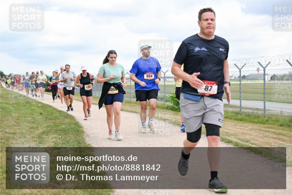 14.09.2025 - Airport Race Dr. Thomas Lammeyer http://msf.ph/oto/8881842 14.09.2025 12:34:07 Laufen 680, 125, 059, 894, 87 meine-sportfotos.de