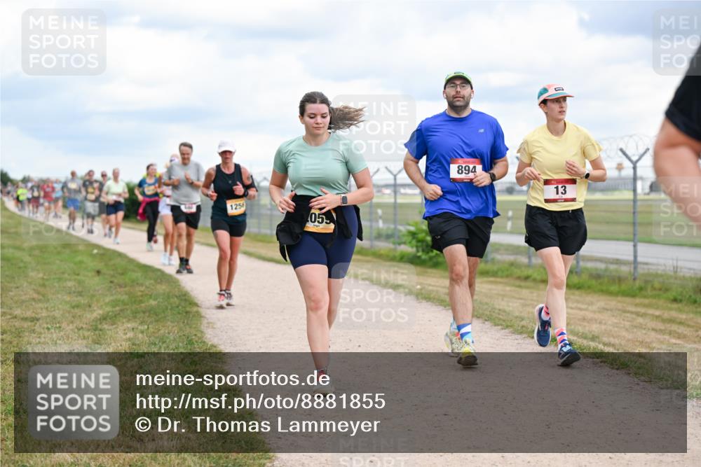 14.09.2025 - Airport Race Dr. Thomas Lammeyer http://msf.ph/oto/8881855 14.09.2025 12:34:08 Laufen 1256, 055, 894, 13 meine-sportfotos.de