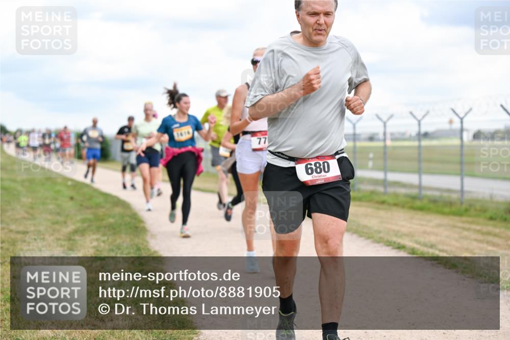 14.09.2025 - Airport Race Dr. Thomas Lammeyer http://msf.ph/oto/8881905 14.09.2025 12:34:14 Laufen 77, 680 meine-sportfotos.de