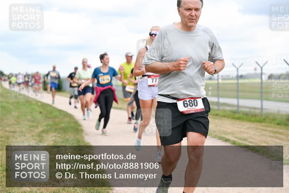 14.09.2025 - Airport Race Dr. Thomas Lammeyer http://msf.ph/oto/8881906 14.09.2025 12:34:14 Laufen 777, 680 meine-sportfotos.de