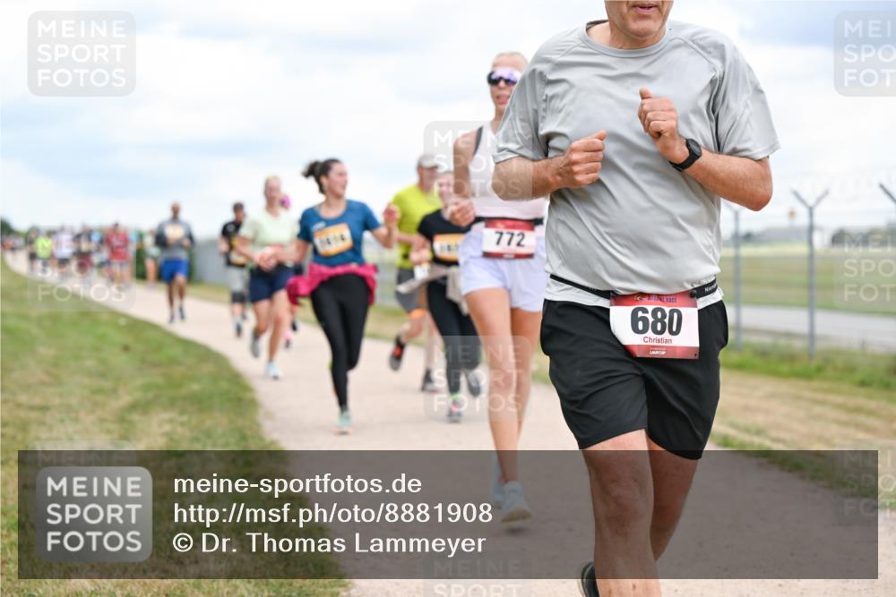 14.09.2025 - Airport Race Dr. Thomas Lammeyer http://msf.ph/oto/8881908 14.09.2025 12:34:14 Laufen 772, 680 meine-sportfotos.de