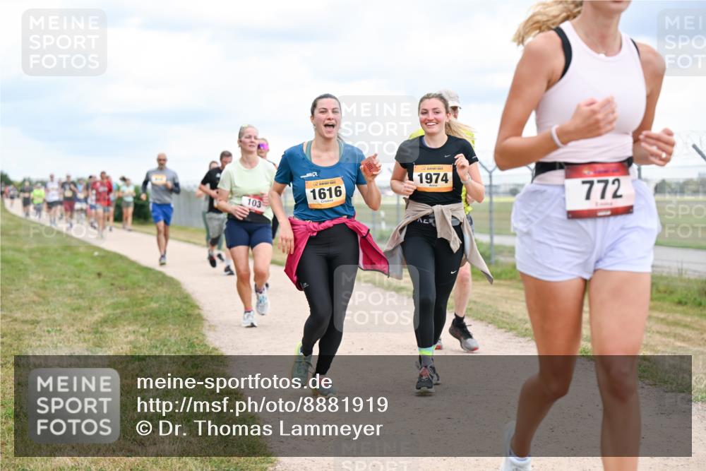 14.09.2025 - Airport Race Dr. Thomas Lammeyer http://msf.ph/oto/8881919 14.09.2025 12:34:15 Laufen 103, 1616, 1974, 772 meine-sportfotos.de