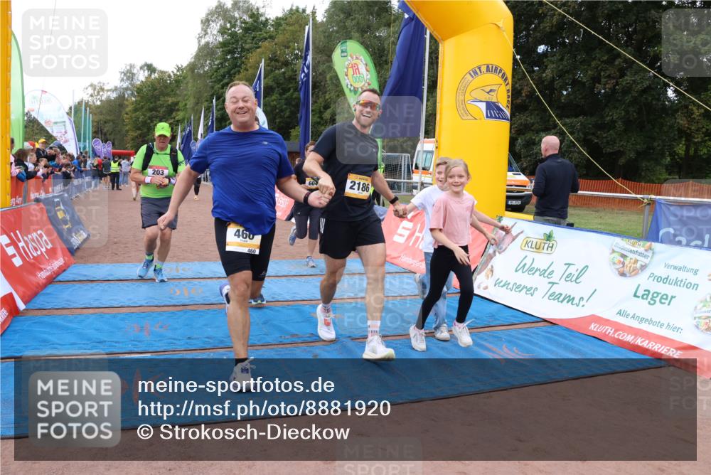 14.09.2025 - Airport Race Strokosch-Dieckow http://msf.ph/oto/8881920 14.09.2025 12:43:33 Ziel 203, 210, 460, 464, 561, 604, 660, 1277, 1561, 1723, 2182, 2186 meine-sportfotos.de