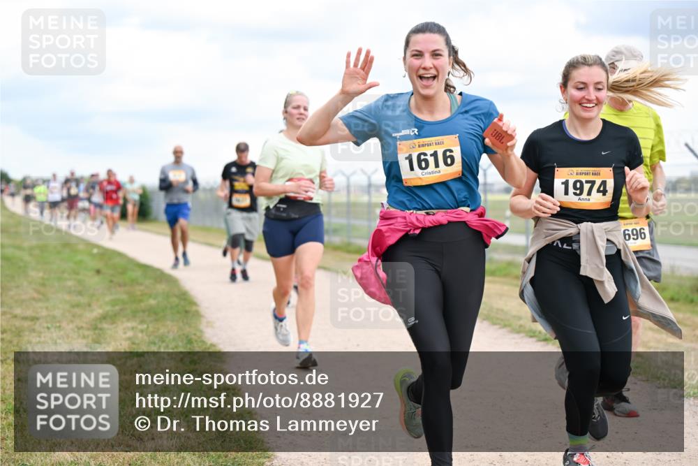 14.09.2025 - Airport Race Dr. Thomas Lammeyer http://msf.ph/oto/8881927 14.09.2025 12:34:16 Laufen 1616, 1974, 696 meine-sportfotos.de