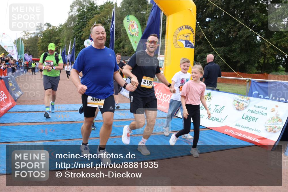 14.09.2025 - Airport Race Strokosch-Dieckow http://msf.ph/oto/8881935 14.09.2025 12:43:33 Ziel 203, 210, 460, 464, 561, 604, 660, 1277, 1561, 1723, 2182, 2186 meine-sportfotos.de