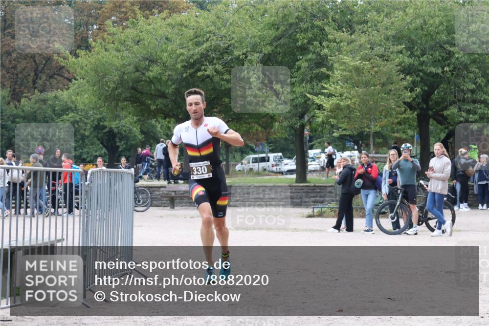 14.09.2025 - Stadtparktriathlon Strokosch-Dieckow http://msf.ph/oto/8882020 14.09.2025 09:40:33 Ziel 330 meine-sportfotos.de
