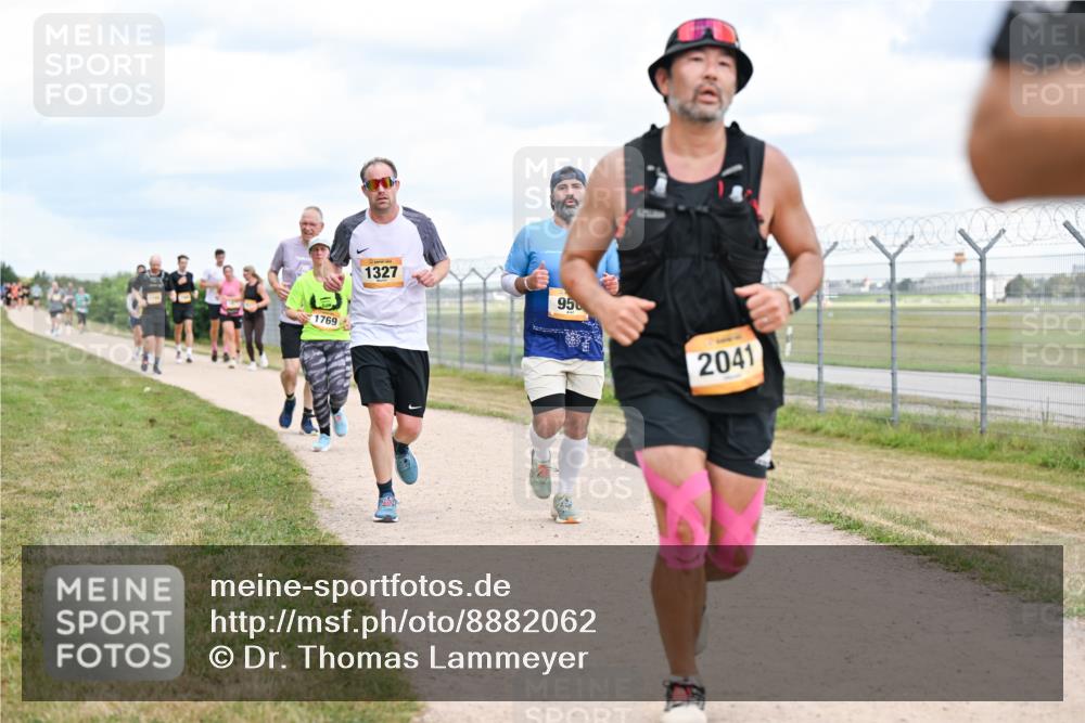 14.09.2025 - Airport Race Dr. Thomas Lammeyer http://msf.ph/oto/8882062 14.09.2025 12:34:32 Laufen 1769, 1327, 950, 2041 meine-sportfotos.de