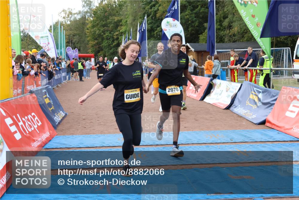 14.09.2025 - Airport Race Strokosch-Dieckow http://msf.ph/oto/8882066 14.09.2025 12:43:47 Ziel 25, 54, 407, 513, 989, 1017, 1067, 1334, 1459, 1550, 1633, 1954, 2070, 2095 meine-sportfotos.de