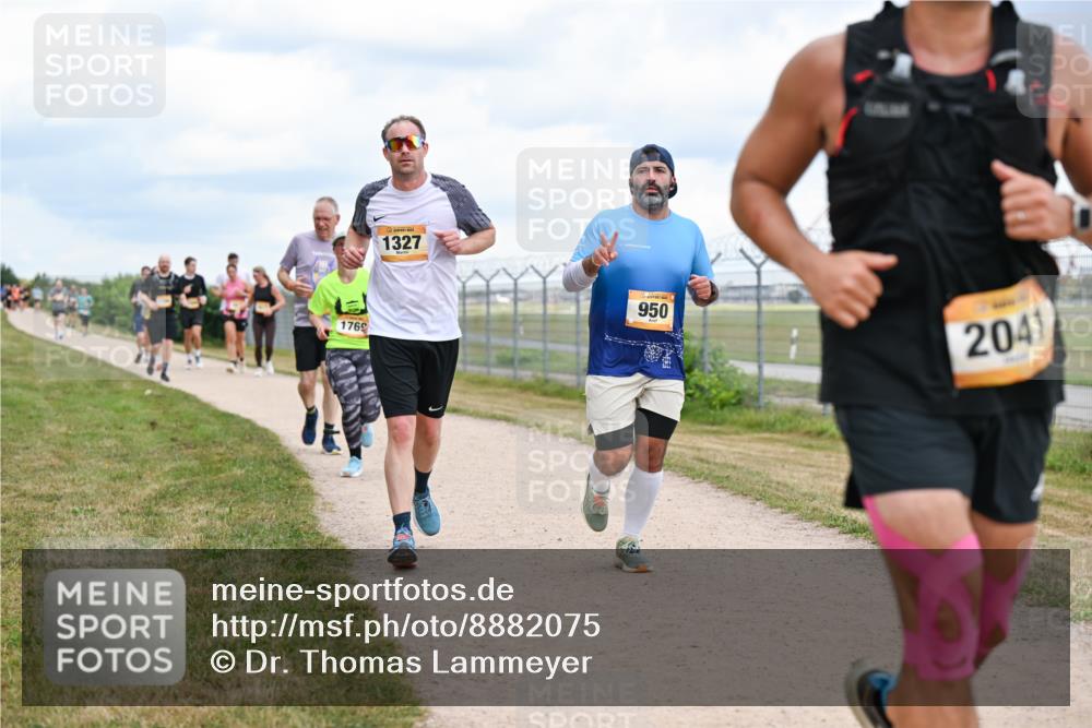 14.09.2025 - Airport Race Dr. Thomas Lammeyer http://msf.ph/oto/8882075 14.09.2025 12:34:33 Laufen 1769, 1327, 950, 2041 meine-sportfotos.de