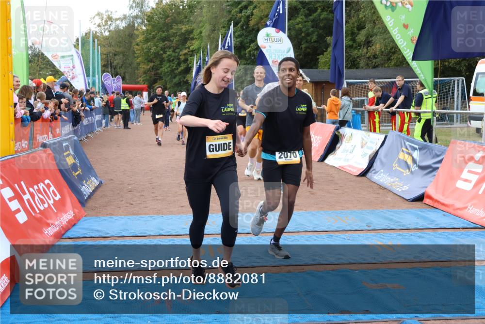 14.09.2025 - Airport Race Strokosch-Dieckow http://msf.ph/oto/8882081 14.09.2025 12:43:47 Ziel 25, 54, 407, 513, 989, 1017, 1067, 1334, 1459, 1550, 1633, 1954, 2070, 2095 meine-sportfotos.de