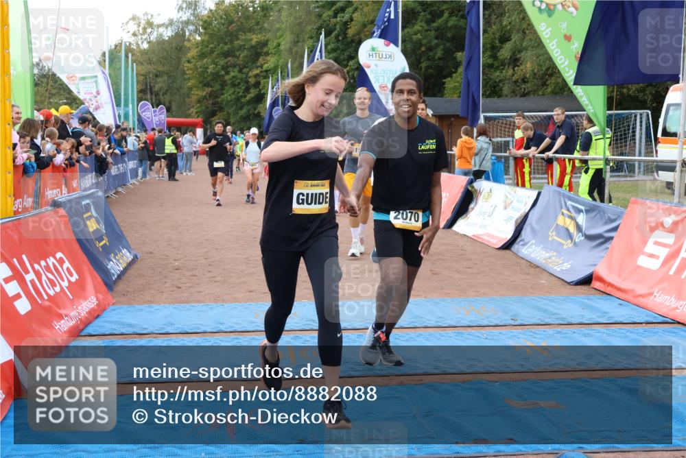 14.09.2025 - Airport Race Strokosch-Dieckow http://msf.ph/oto/8882088 14.09.2025 12:43:47 Ziel 25, 54, 407, 513, 989, 1017, 1067, 1334, 1459, 1550, 1633, 1954, 2070, 2095 meine-sportfotos.de