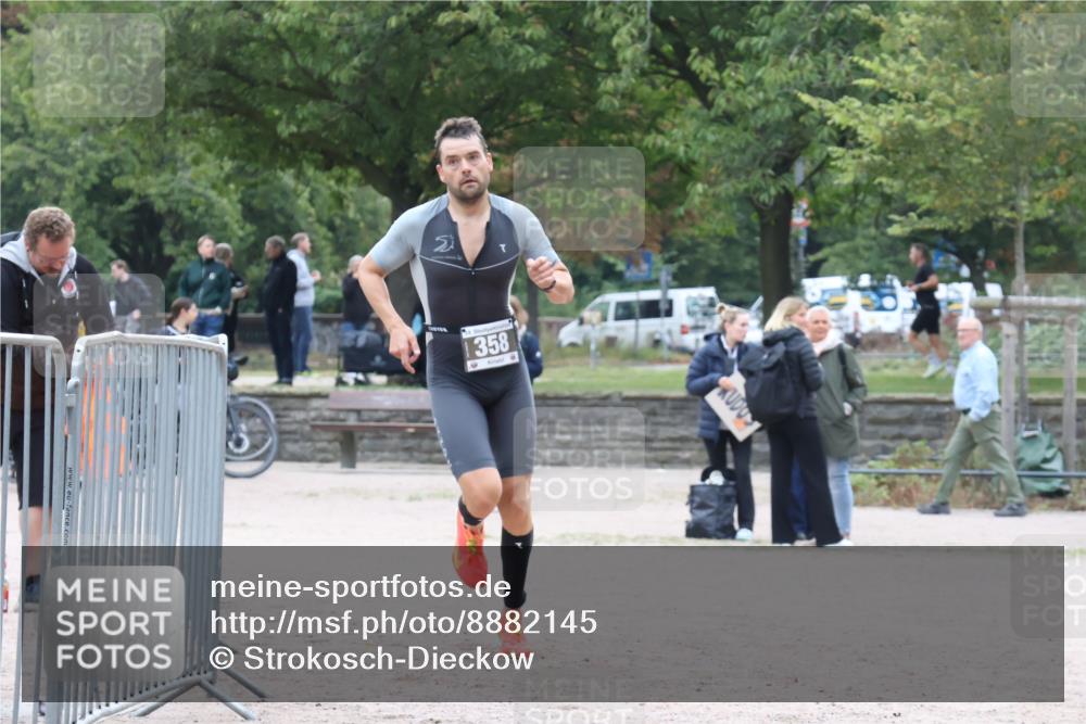 14.09.2025 - Stadtparktriathlon Strokosch-Dieckow http://msf.ph/oto/8882145 14.09.2025 09:43:46 Ziel 358 meine-sportfotos.de