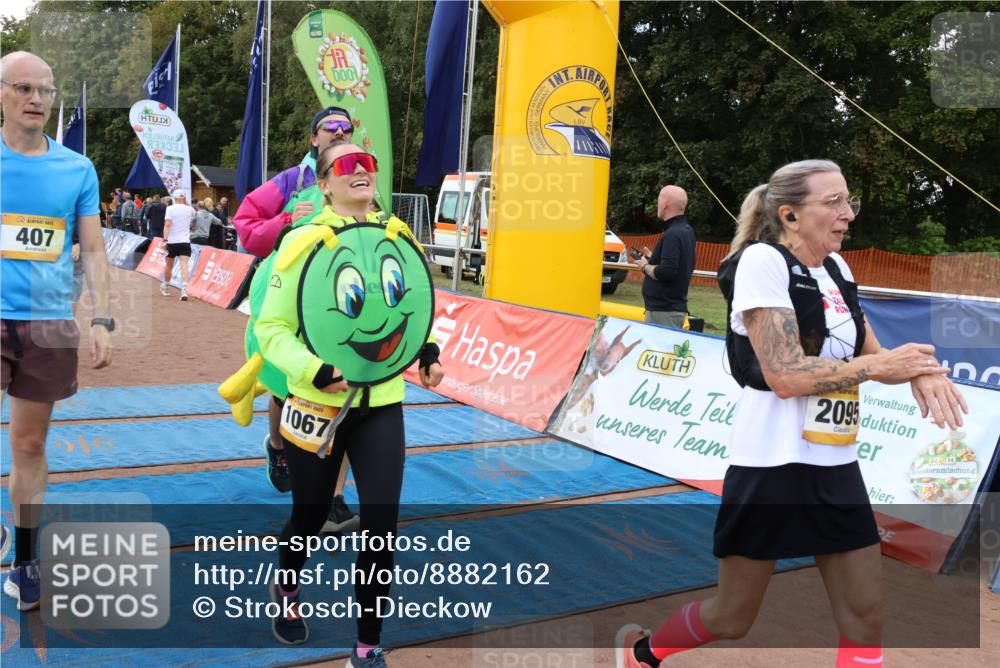 14.09.2025 - Airport Race Strokosch-Dieckow http://msf.ph/oto/8882162 14.09.2025 12:43:57 Ziel 25, 90, 407, 641, 742, 1001, 1017, 1067, 1219, 1334, 1587, 1656, 1730, 2095, 2134 meine-sportfotos.de