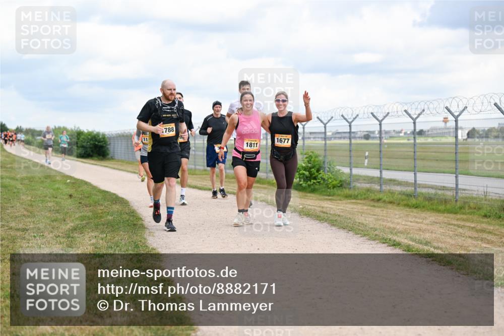 14.09.2025 - Airport Race Dr. Thomas Lammeyer http://msf.ph/oto/8882171 14.09.2025 12:34:41 Laufen 788, 11, 9, 1677, 1811 meine-sportfotos.de