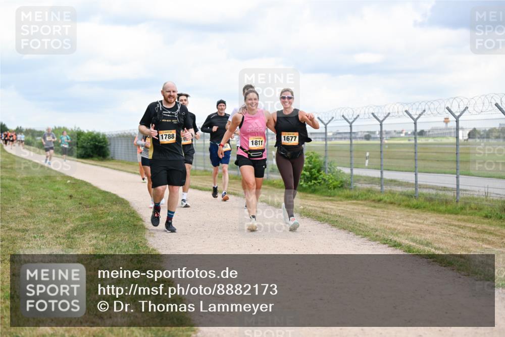 14.09.2025 - Airport Race Dr. Thomas Lammeyer http://msf.ph/oto/8882173 14.09.2025 12:34:41 Laufen 1788, 19, 1811, 1677, 52 meine-sportfotos.de