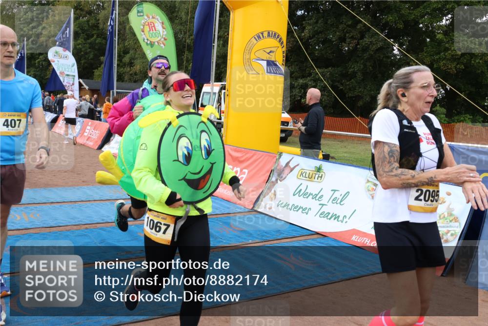 14.09.2025 - Airport Race Strokosch-Dieckow http://msf.ph/oto/8882174 14.09.2025 12:43:57 Ziel 25, 90, 407, 641, 742, 1001, 1017, 1067, 1219, 1334, 1587, 1656, 1730, 2095, 2134 meine-sportfotos.de