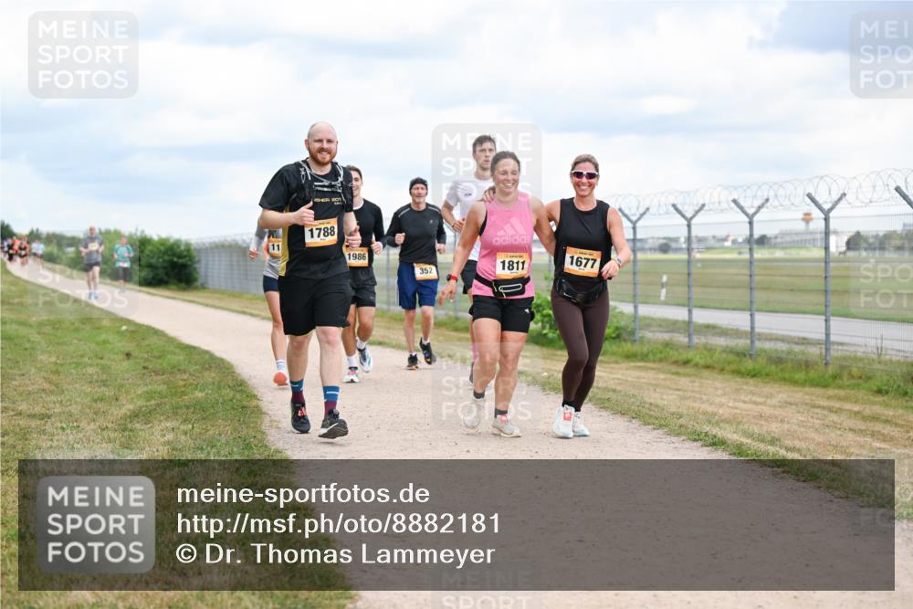 14.09.2025 - Airport Race Dr. Thomas Lammeyer http://msf.ph/oto/8882181 14.09.2025 12:34:42 Laufen 201, 11, 1788, 1986, 1811, 352, 1677 meine-sportfotos.de