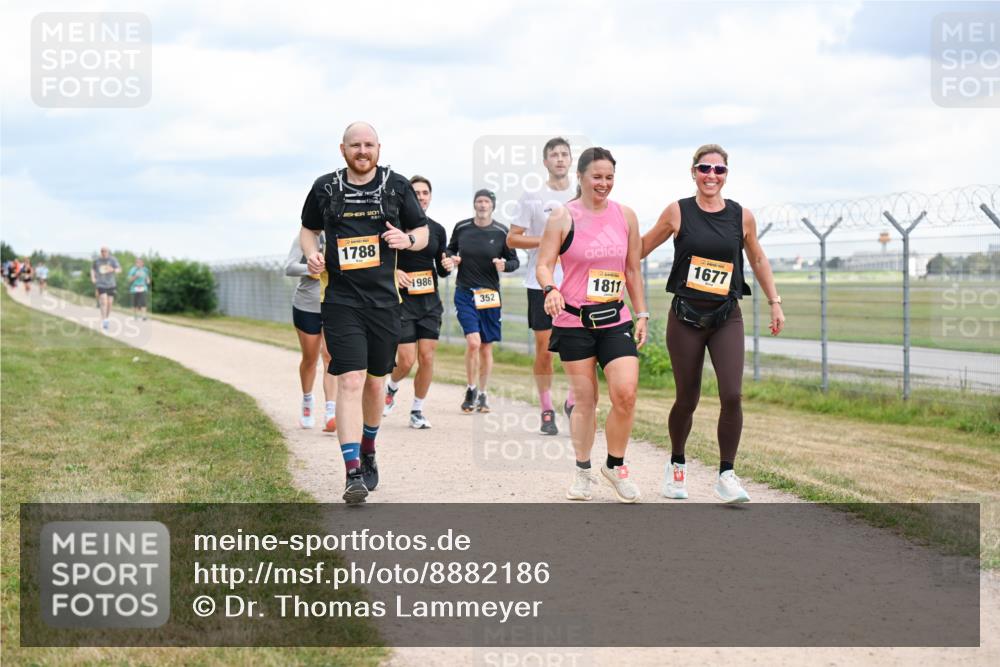 14.09.2025 - Airport Race Dr. Thomas Lammeyer http://msf.ph/oto/8882186 14.09.2025 12:34:42 Laufen 1788, 1986, 352, 1811, 1677 meine-sportfotos.de