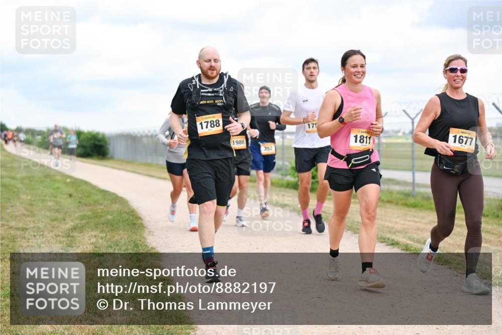 14.09.2025 - Airport Race Dr. Thomas Lammeyer http://msf.ph/oto/8882197 14.09.2025 12:34:43 Laufen 201, 1788, 1986, 352, 175, 1811, 1677 meine-sportfotos.de