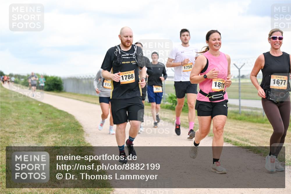 14.09.2025 - Airport Race Dr. Thomas Lammeyer http://msf.ph/oto/8882199 14.09.2025 12:34:43 Laufen 201, 113, 1788, 352, 1750, 1811, 1677 meine-sportfotos.de