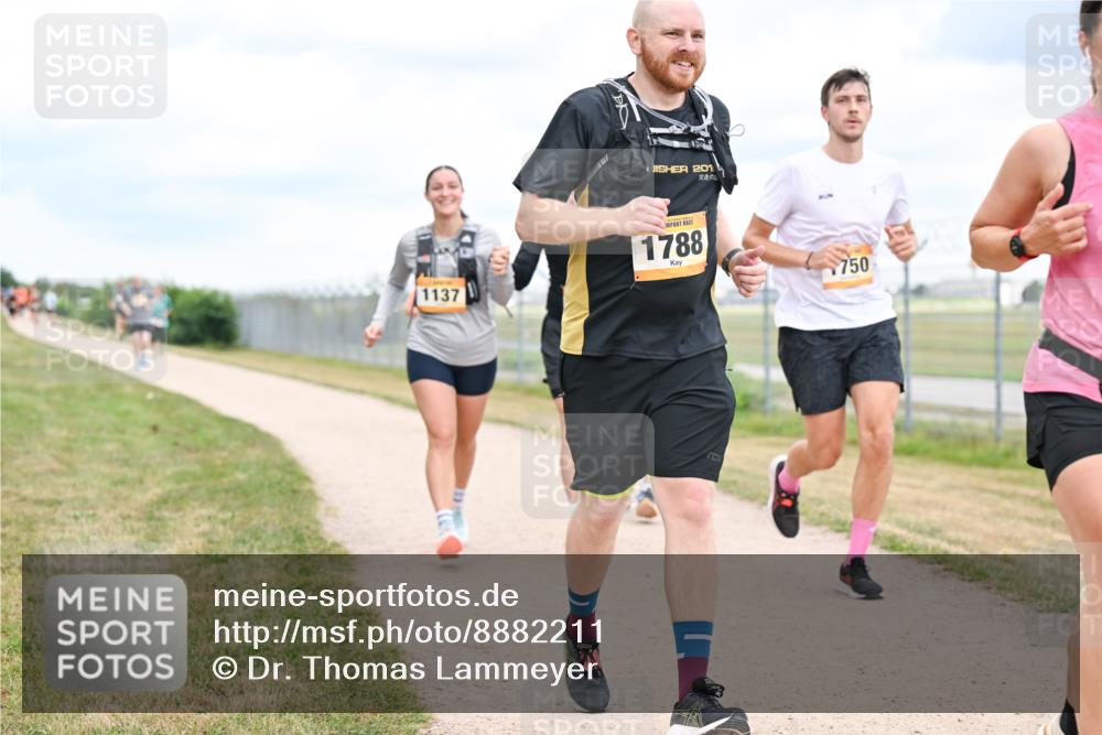 14.09.2025 - Airport Race Dr. Thomas Lammeyer http://msf.ph/oto/8882211 14.09.2025 12:34:44 Laufen 201, 11, 37, 17, 88, 750 meine-sportfotos.de