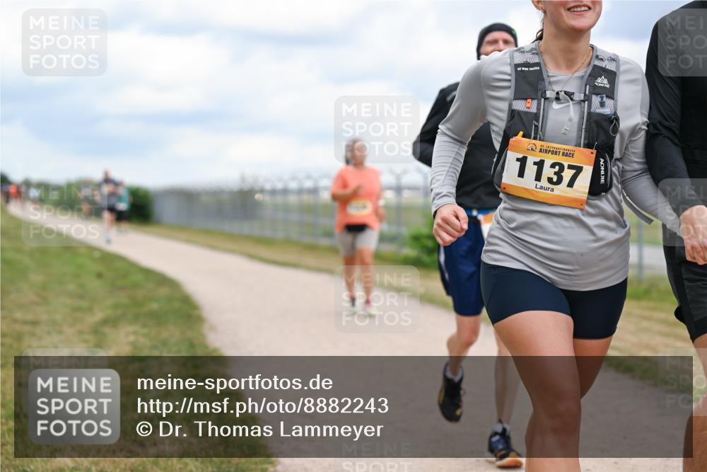14.09.2025 - Airport Race Dr. Thomas Lammeyer http://msf.ph/oto/8882243 14.09.2025 12:34:46 Laufen 42, 1137 meine-sportfotos.de