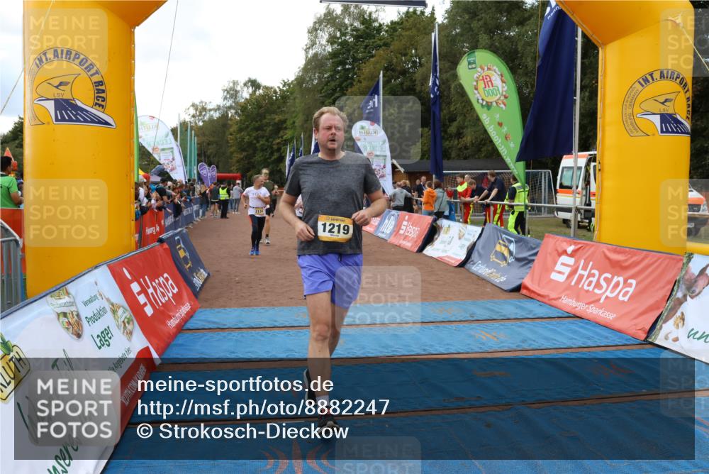 14.09.2025 - Airport Race Strokosch-Dieckow http://msf.ph/oto/8882247 14.09.2025 12:44:01 Ziel 90, 641, 742, 942, 1001, 1031, 1219, 1587, 1656, 1730, 2134 meine-sportfotos.de