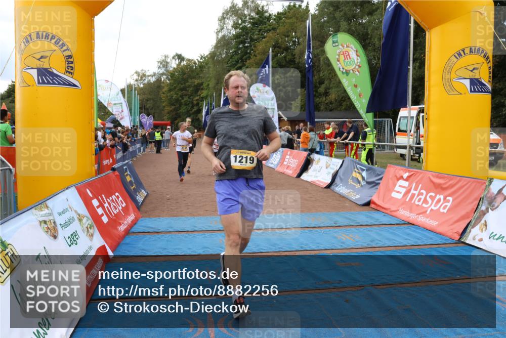 14.09.2025 - Airport Race Strokosch-Dieckow http://msf.ph/oto/8882256 14.09.2025 12:44:01 Ziel 90, 641, 742, 942, 1001, 1031, 1219, 1587, 1656, 1730, 2134 meine-sportfotos.de