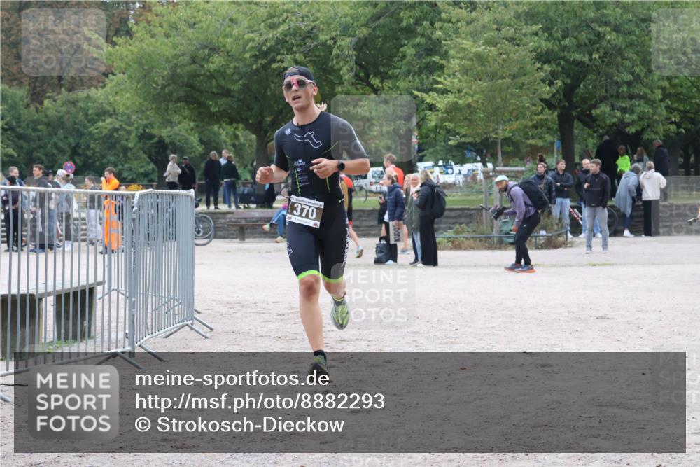 14.09.2025 - Stadtparktriathlon Strokosch-Dieckow http://msf.ph/oto/8882293 14.09.2025 09:46:22 Ziel 370 meine-sportfotos.de