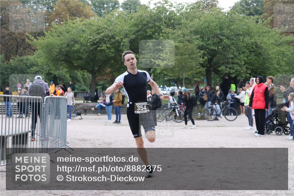 14.09.2025 - Stadtparktriathlon Strokosch-Dieckow http://msf.ph/oto/8882375 14.09.2025 09:47:29 Ziel 339, 354 meine-sportfotos.de