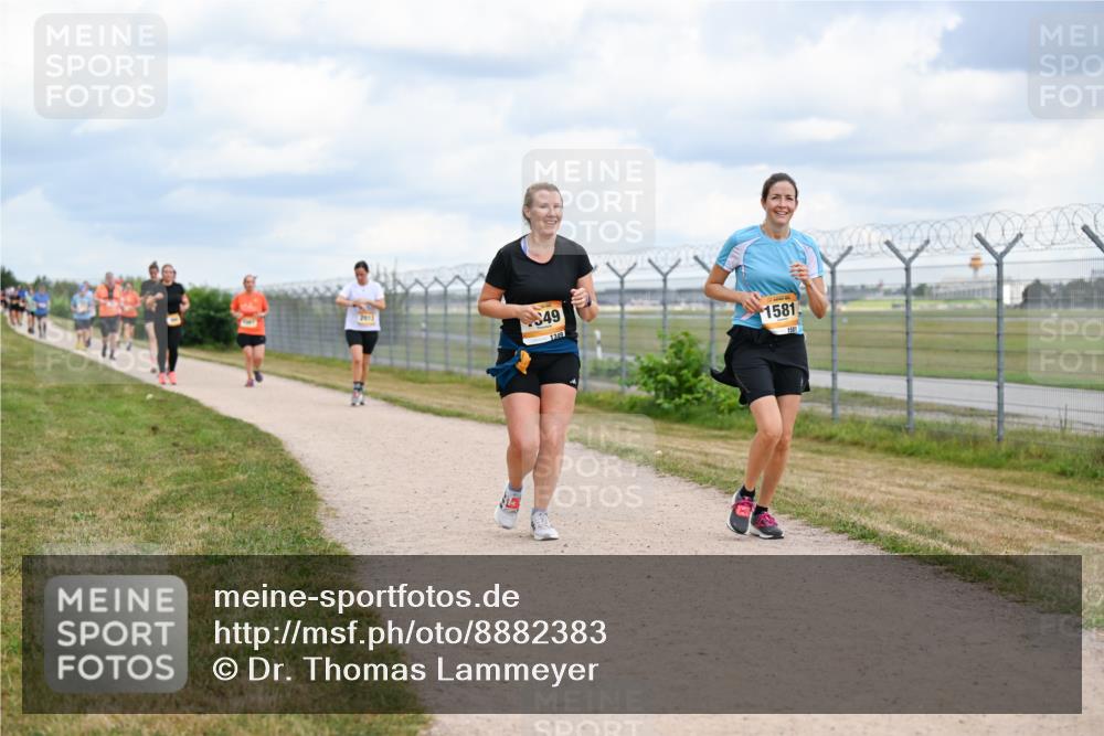 14.09.2025 - Airport Race Dr. Thomas Lammeyer http://msf.ph/oto/8882383 14.09.2025 12:35:18 Laufen 49, 1349, 1581, 1581 meine-sportfotos.de