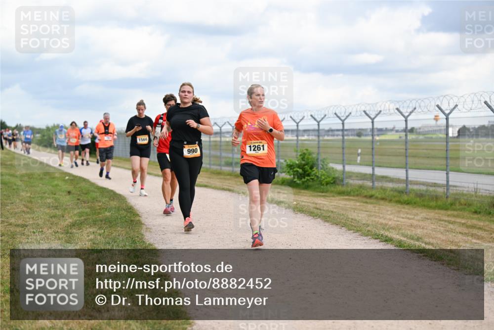 14.09.2025 - Airport Race Dr. Thomas Lammeyer http://msf.ph/oto/8882452 14.09.2025 12:35:26 Laufen 1566, 990, 1261 meine-sportfotos.de