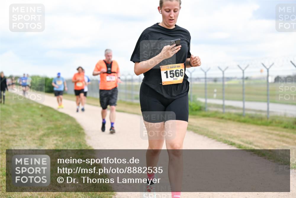 14.09.2025 - Airport Race Dr. Thomas Lammeyer http://msf.ph/oto/8882535 14.09.2025 12:35:31 Laufen 1566 meine-sportfotos.de