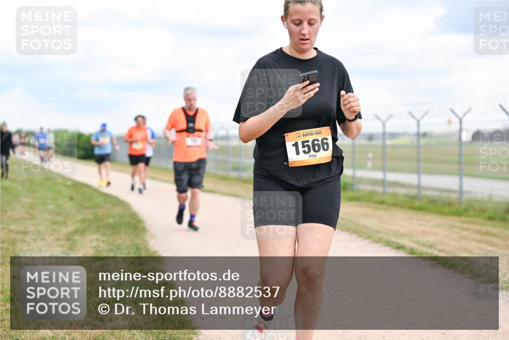 14.09.2025 - Airport Race Dr. Thomas Lammeyer http://msf.ph/oto/8882537 14.09.2025 12:35:32 Laufen 1566 meine-sportfotos.de