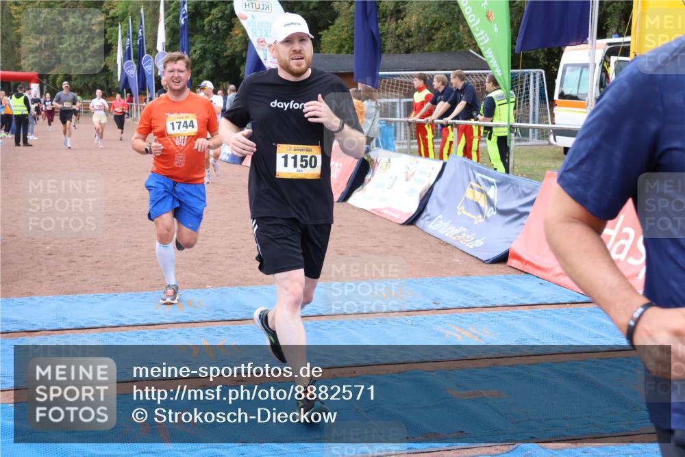 14.09.2025 - Airport Race Strokosch-Dieckow http://msf.ph/oto/8882571 14.09.2025 12:44:26 Ziel 152, 238, 948, 949, 1150, 1383, 1469, 1562, 1624, 1741, 1744 meine-sportfotos.de