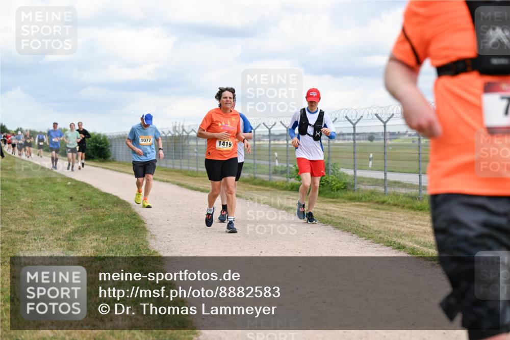 14.09.2025 - Airport Race Dr. Thomas Lammeyer http://msf.ph/oto/8882583 14.09.2025 12:35:36 Laufen 1077, 1419 meine-sportfotos.de